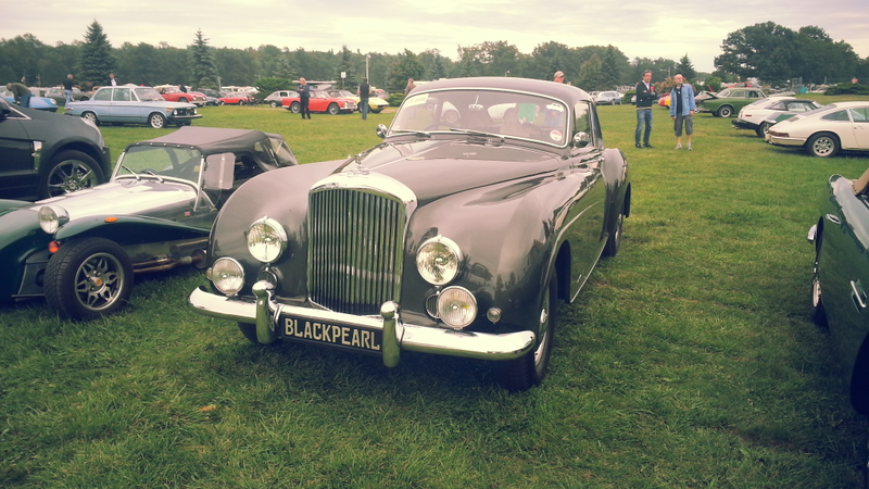Illustration for article titled UK Residents (I guess?) IDENTIFY THIS CAR (please).